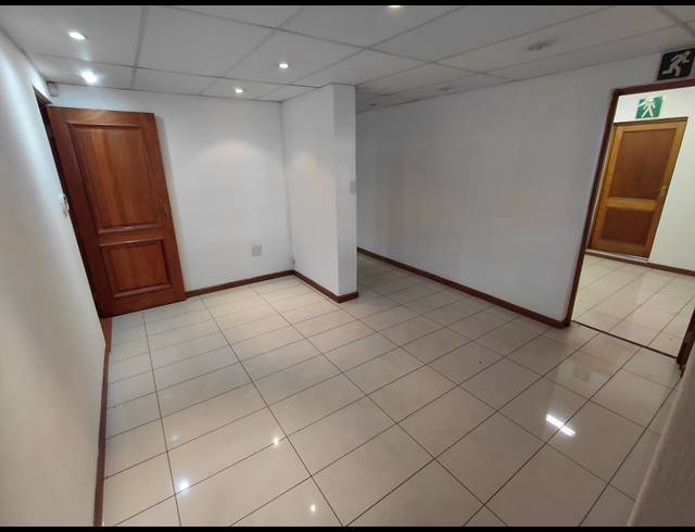 282M² OFFICE FOR SALE IN RANDJESPARK